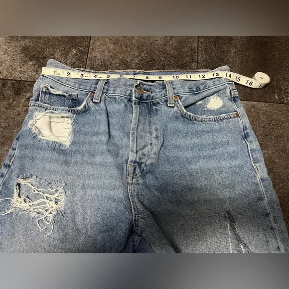 JK* Forever 21 Button Fly Distressed Denim Shorts - Picture 5 of 7